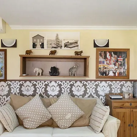 Rocas Rojas Apartment *